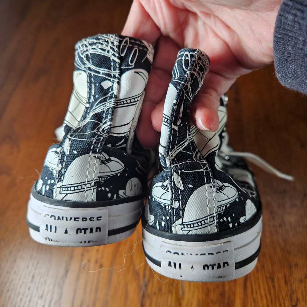 Converse Chuck Taylor All Star Black/White HighTop Kids Shoes Space Size 2 Youth - Picture 5 of 6